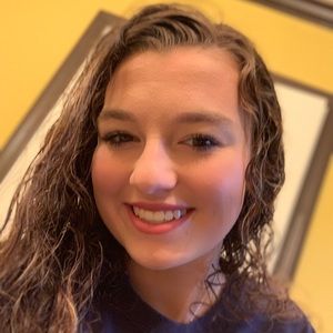 Meet your Posher, Abigail